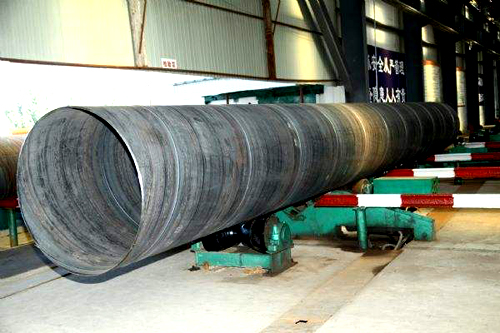 <a href=http://www.m.js-tour.com target=_blank class=infotextkey>螺旋焊接鋼管</a>探傷現場